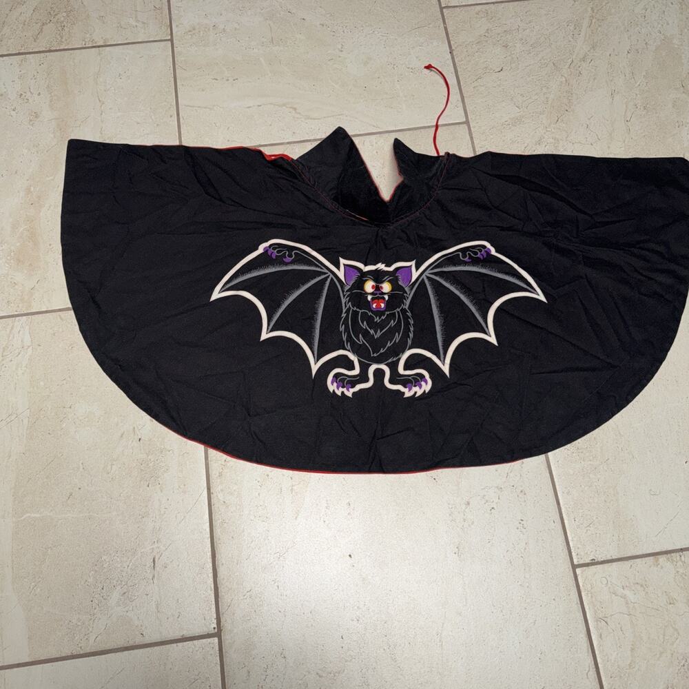 Boys Girls BLACK RED Reversible CAPE HALLOWEEN PRETEND Bats Vampire Homemade